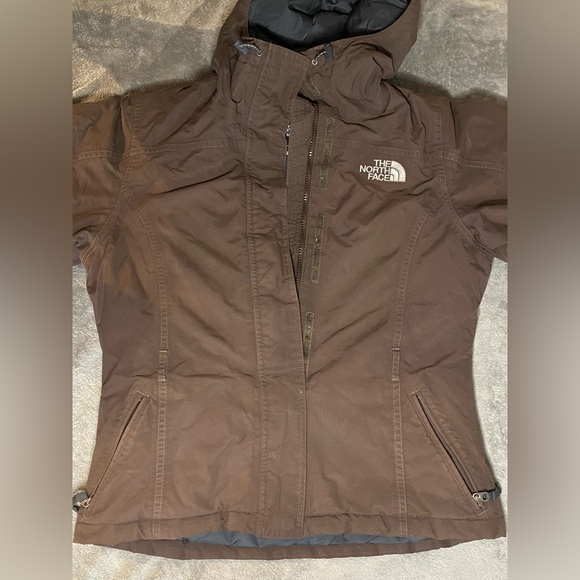 The North Face 550 winter coat - Picture 2 of 7